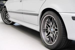 BMW M5 2001 года  (EU)